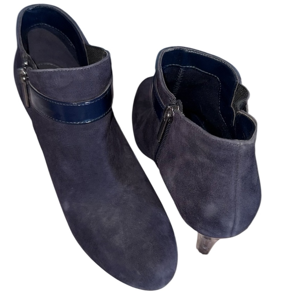 Bandolino Stylish Navy Ankle Boots with Zipper Size 8